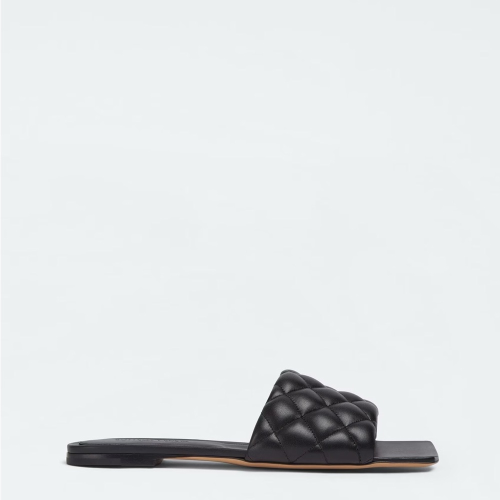 Bottega Veneta padded black leather slides sz 35